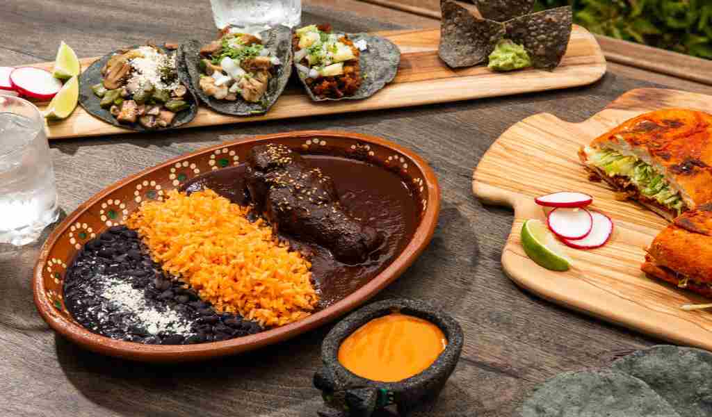 Food Guide- Top 5 Authentic Mexican Foods That You Must Try(1)